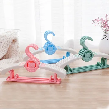 

Plastic Clothes Hanger for Kids Cartoon Bear Design Shirts Hangers Children Coats Display Rack Wholesale