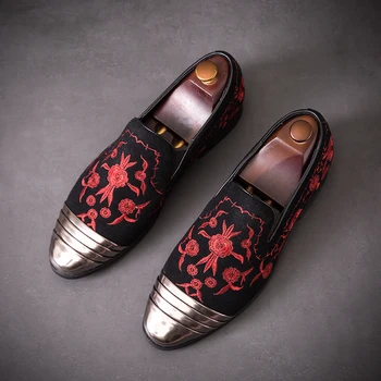 

2019 new spring and autumn men's leather shoes men's classic printing fashion casual loafers Chinese style leather shoes large s