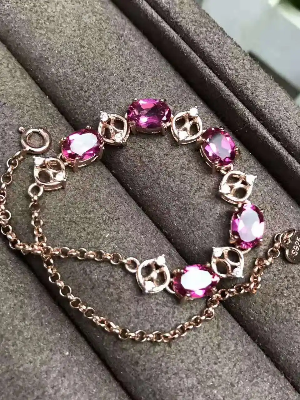 Pink topaz S925 bracelet is simple and elegant for fashionable ladies
