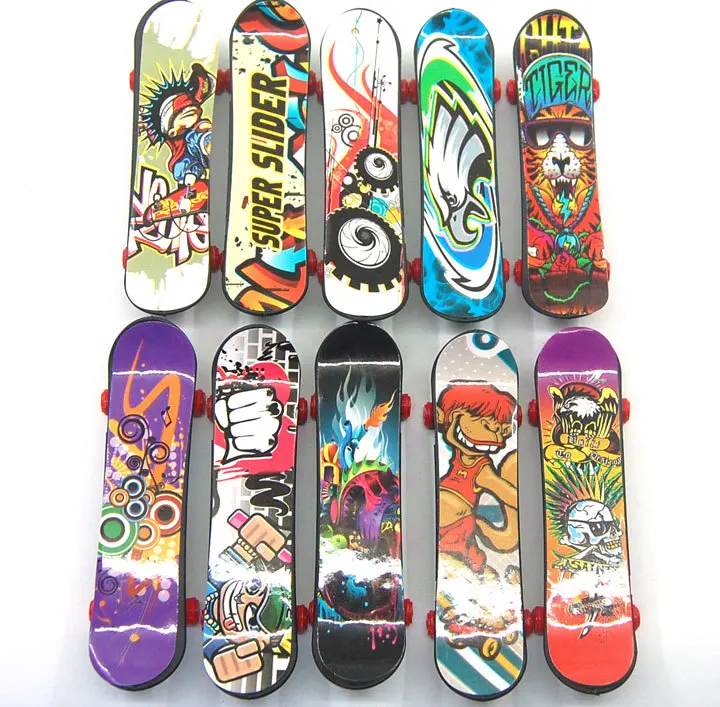 Random Mini FSB Finger Skateboarding Toys 1pcs for Kids Gift