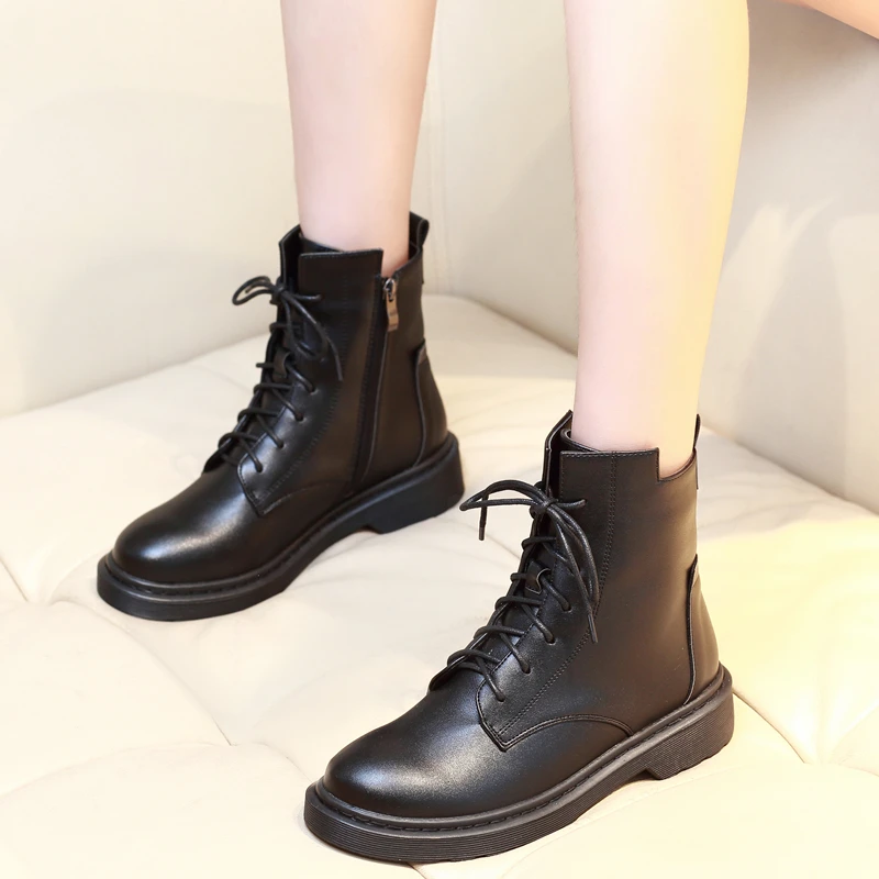 Новые женские ботинки Сезон осень зима Женская обувь на низком каблуке сапоги шнуровке мартинсы Модные