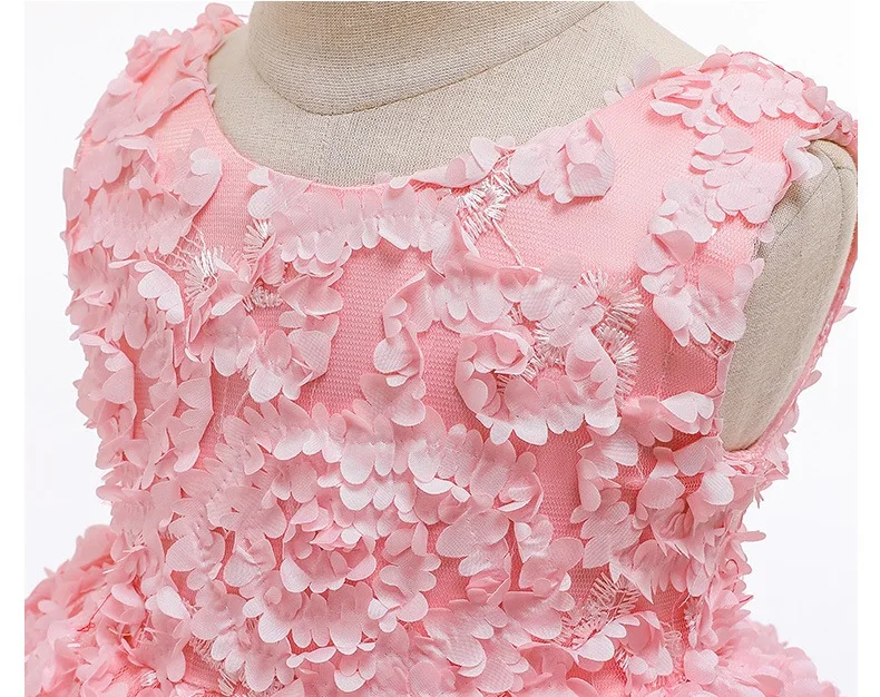 12673589089_638885258