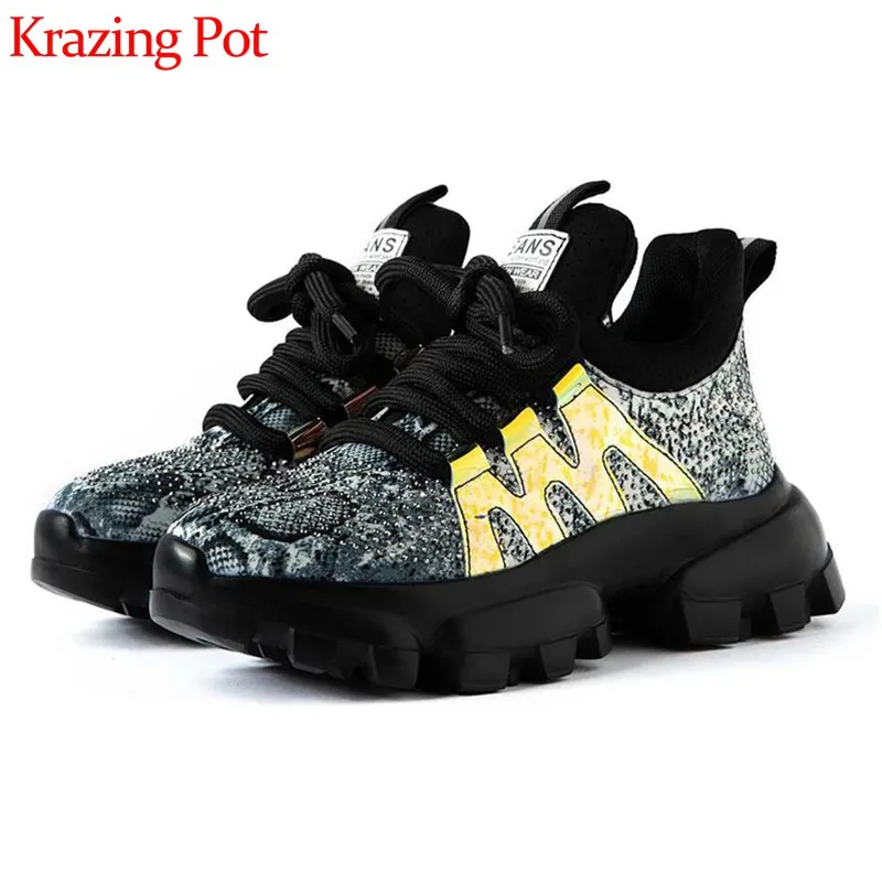 Krazing pot/ г.; модные разноцветные кроссовки со змеиным узором; женские блестящие вулканизированные Туфли с круглым носком на шнуровке на толстой подошве в стиле панк; L20