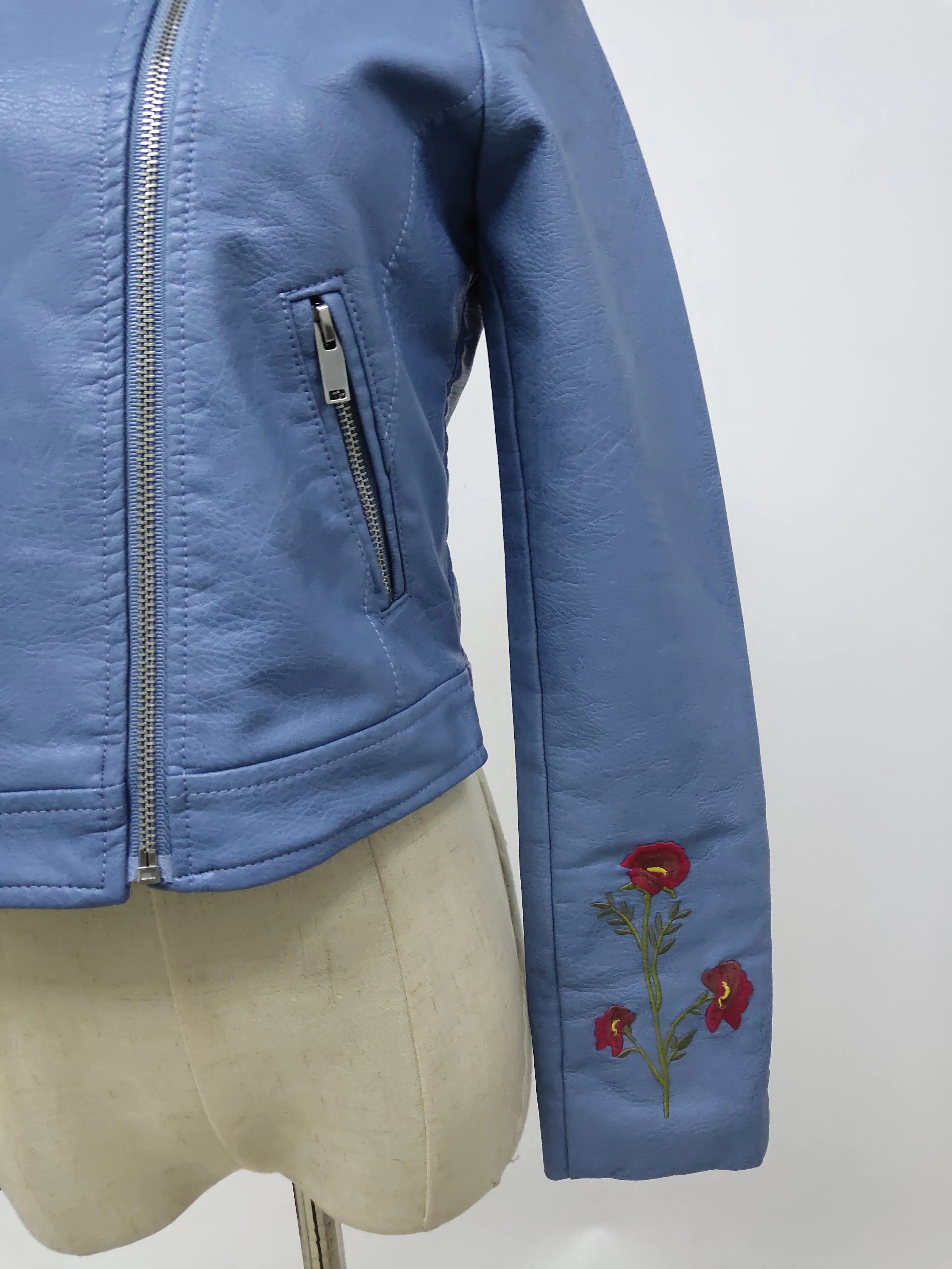 5 цветов модная женская кожаная куртка ярких цветов с отложным воротником и заклепками на молнии, куртка из искусственной кожи с вышивкой, верхняя одежда