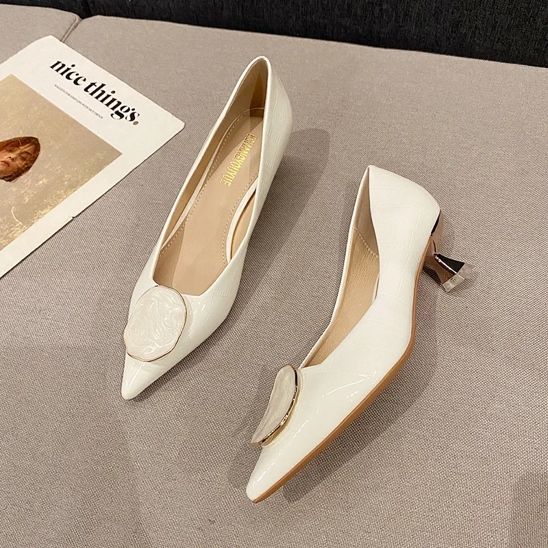 Women Luxury Pumps Slippers Fashion Metal Buckle Brand Mules Pointed Toe Slip on Low Heel Dress Shoes Women Outdoor Slides