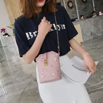 

Pearl Rivet Chain Shoulder Diagonal bags Bucket Bags Girl Summer Fairy Lace Embroidered Bucket Bag