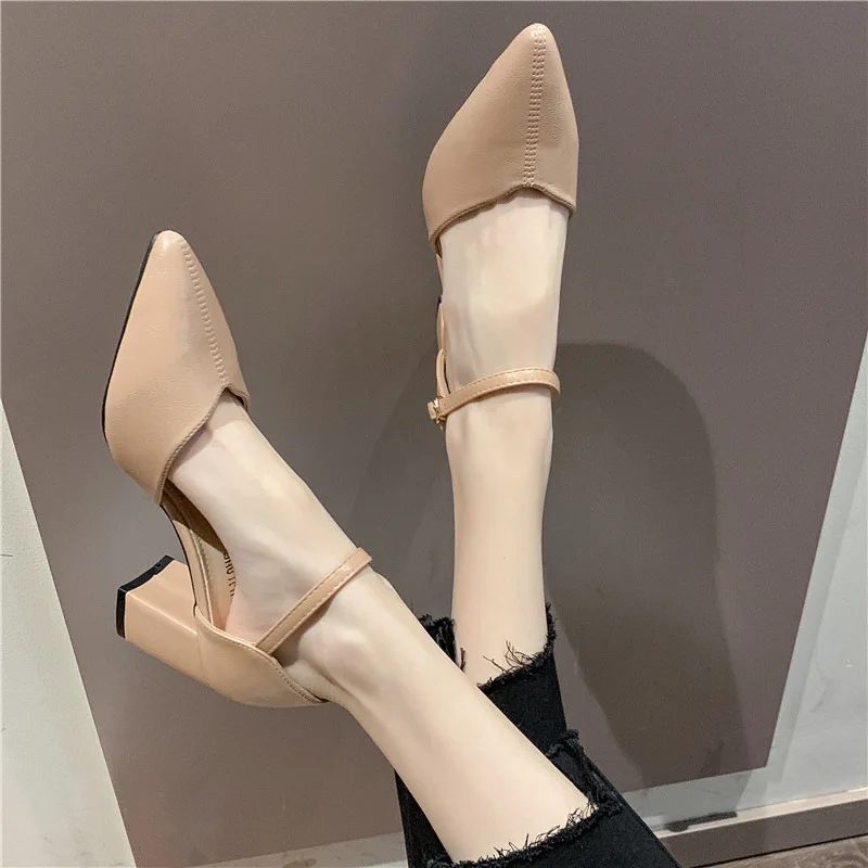 

2019 Spring And Summer Chunky-Heel Straight-line Buckle Hallow Shoes Women's Pointed Toe Retro High Heel Shoes Women's OL Low To