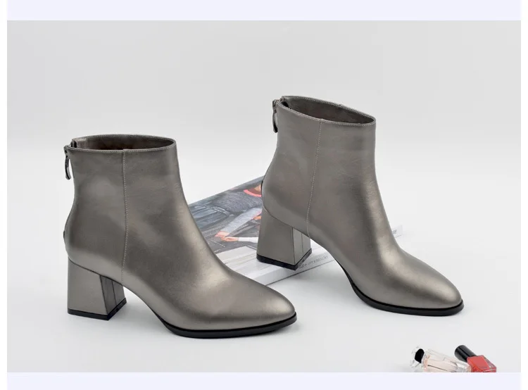 Donna-in/; Классические Элегантные ботильоны с круглым носком; женская обувь на толстом каблуке; женские тонкие ботинки из натуральной кожи с металлическим блеском