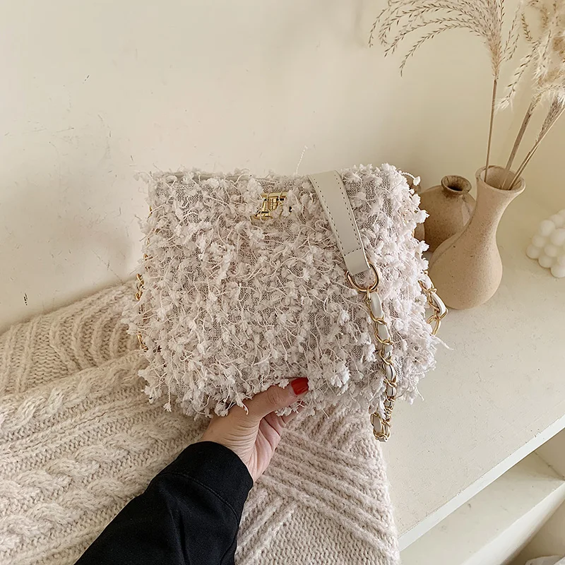 new fashion fur bag ladies Messenger small square bag winter warm solid color woolen handbag ladies metal chain bag - Цвет: Белый