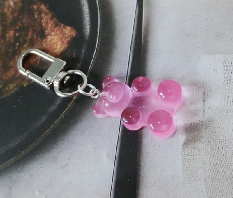 Clear Pink 02 1 шт. милый резиновый жевательный Медвежонок брелок для женщин карамельный цвет животное медведь талисманы брелок для девочек наушник покрытие ювелирные изделия свадебные подарки - Цвет: Clear Pink 02