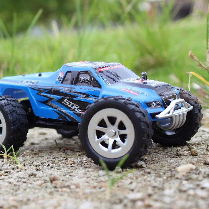 Weili A999 1: 24 полностью коэффициент высокой Скорость автомобиля 2,4G дистанционное управление Управление с высоким уровнем Скорость гоночный автомобиль внедорожные напряжения дистанционного Управление модель автомобиля