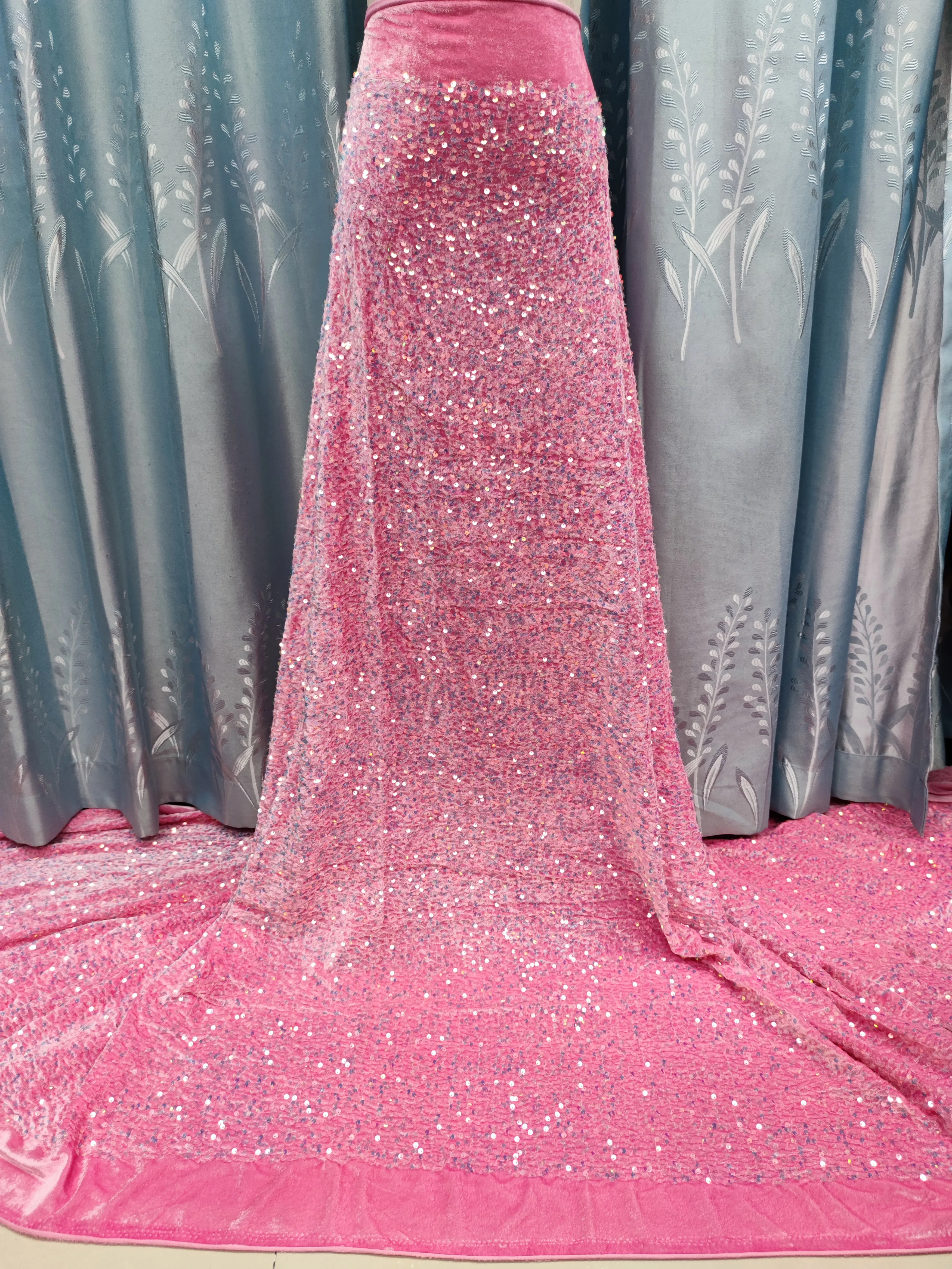 PROD 1005003420415404 2021 Magic Sequin Velvet Lace Fabrics Sequence
Lace Fabric for Bridal Lace Materials High Quality Nigerian Sequins
Lace Fabric