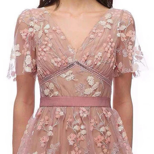 Women's Runway Self Portrait Pink Flower Embroidery Sequin Dress Party Summer V Neck Short Sleeve Layers Ruffles Midi Long Robe