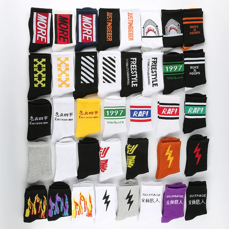

Socks men's stockings men's tide Korean version of the street Europe and America hip hop skateboard maple leaf female high socks