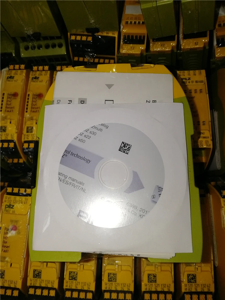Pilz m B0 772100,772000, 772001,772002 новое место, один год гарантии