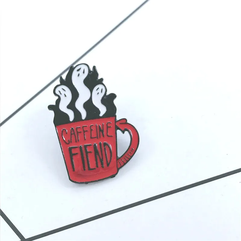 Новые серьги рука скелета-призрака CAFFEINE FIEND брошь Spook стрелка кофейная чашка значок мультфильм ужас Забавный значок джинсовая одежда кулон ювелирные изделия Gif