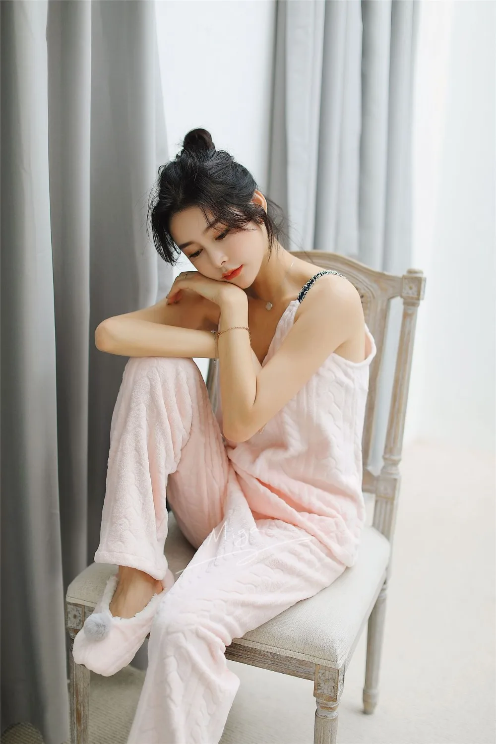 9562983817_1593802422