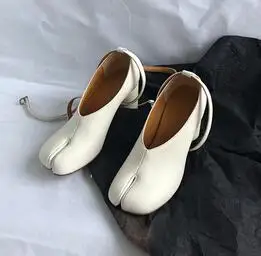 Обувь из натуральной кожи с разрезом «поросенок ниндзя»; женские туфли-лодочки на высоком массивном каблуке; женские тонкие туфли с пряжкой и ремешком на щиколотке - Цвет: Белый