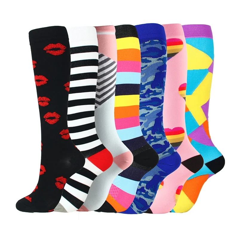 7 пар компрессионный Комплект носков до колена/длинные полиэфирные нейлоновые спортивные Чулочные изделия носки для бега и велоспорта - Цвет: B