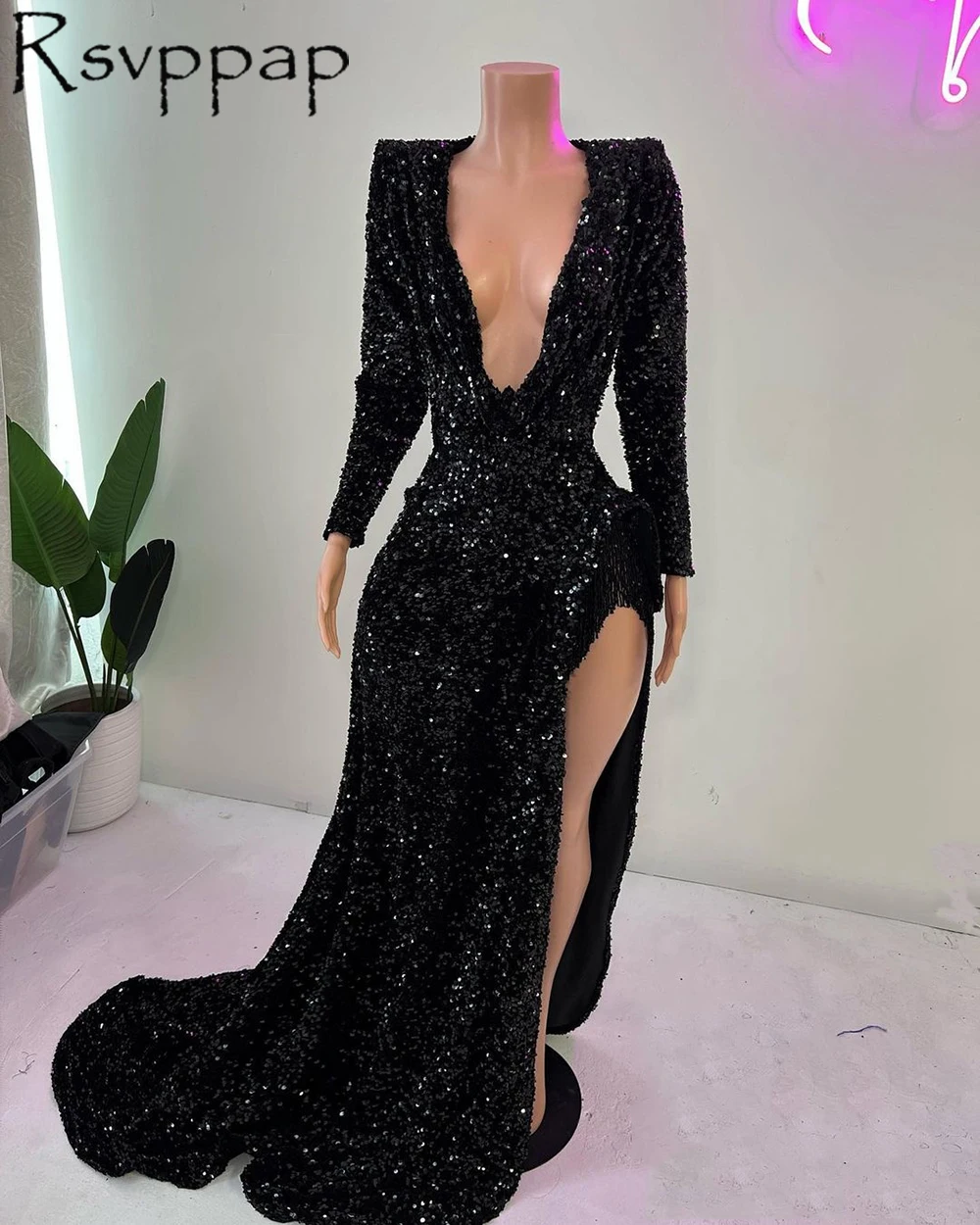 Black Mermaid Long Prom Dresses 2022 African Girl Sexy V-neck With Long Sleeves High Slit Sparkly Sequin Party Prom Dress pretty prom dresses