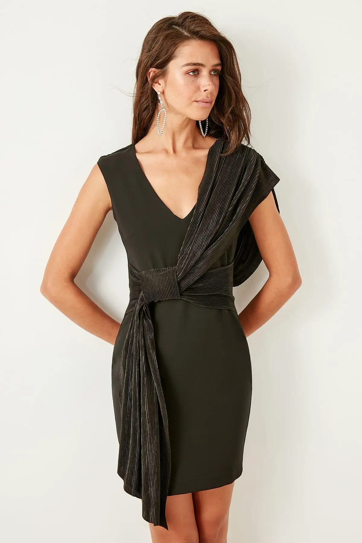 

Trendyol Black Belt Detail Dress TPRSS19VH0021