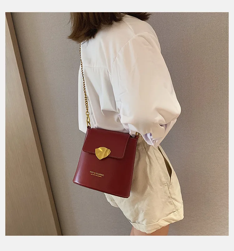 

Fashion women 2019 summer new tide retro leaf chain bucket bag casual shoulder slung women's bag