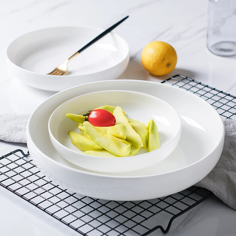 Japanese style white simple ceramic disc creative round ceramic soup plate deep dish salad plate home baked rice steamed eggs