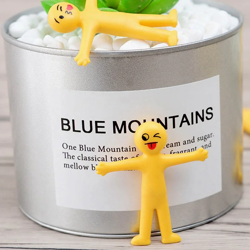20 Pcs/Set Funny Mini Toy Soft Plastic Yellow Doll Villain Smile Expression Stretchable Vent Toy Color Random