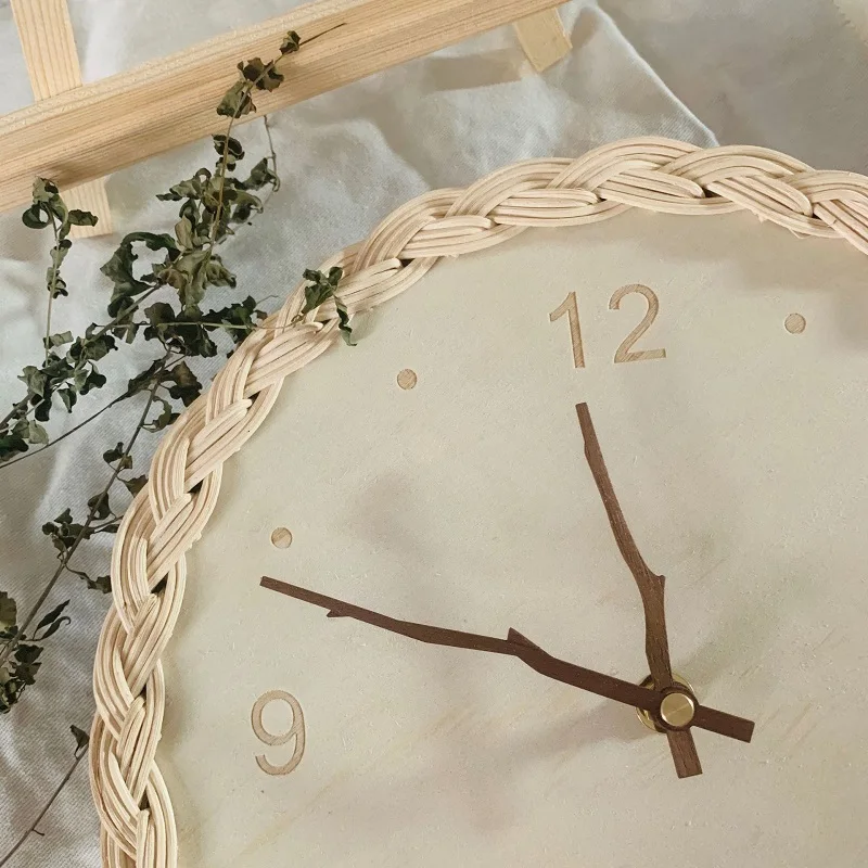 Modern Simple Wooden Wall Clock Round Silent Non-Ticking Decorative Battery Operated Clock Kitchen Living Kids Room Home Décor