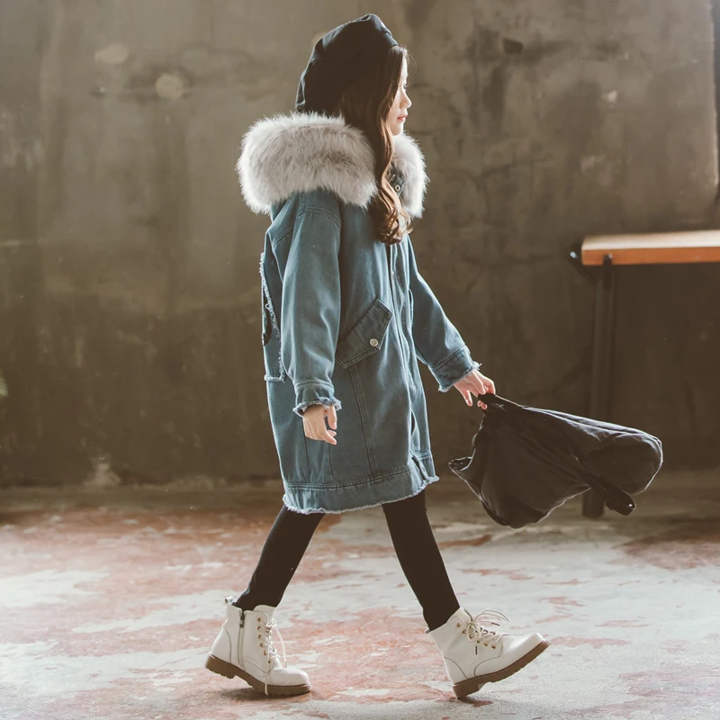 Джинсовые пальто с меховым воротником для девочек-подростков; джинсовые флисовые зимние куртки года; детская модная верхняя одежда; Теплые Топы; одежда
