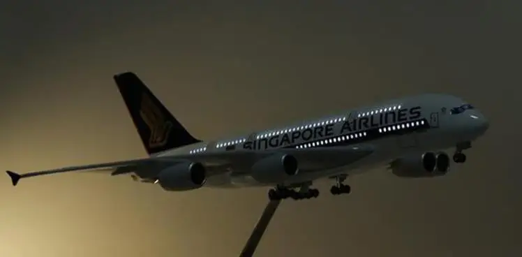 45 см 1/160 Масштаб Модель самолета Airbus Сингапур Авиакомпания A350 модель с светильник колеса смолы пластик самолет для сбора подарок - Цвет: with light