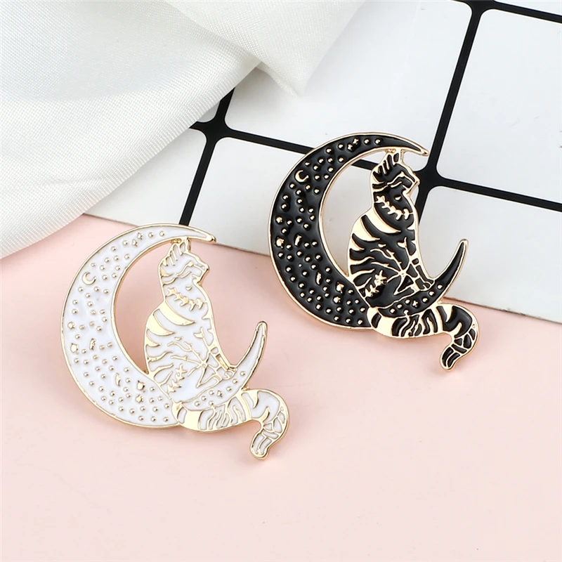 Broches vamos conjurar, procurar, esconder, jogar bola de cristal preto  caixão coração livro mágico broche preto série mágica jaqueta pino jóias -  AliExpress