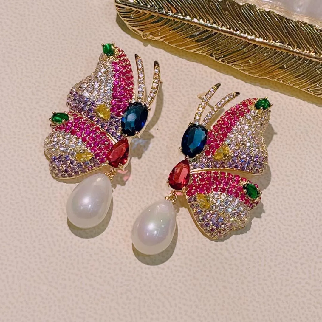 الموضة العصرية الكبيرة فراشة وأقراط للنساء زركون