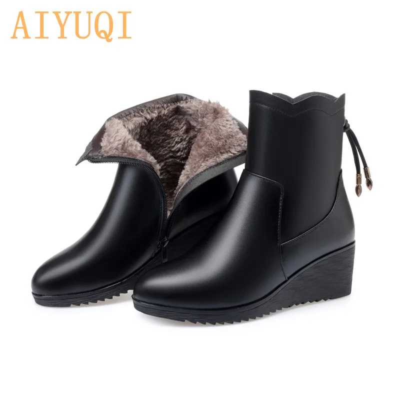 AIYUQI/женские ботинки; ботильоны из натуральной кожи; зимняя обувь для мам; большие размеры 41, 42, 43; теплые шерстяные зимние ботинки на танкетке для женщин