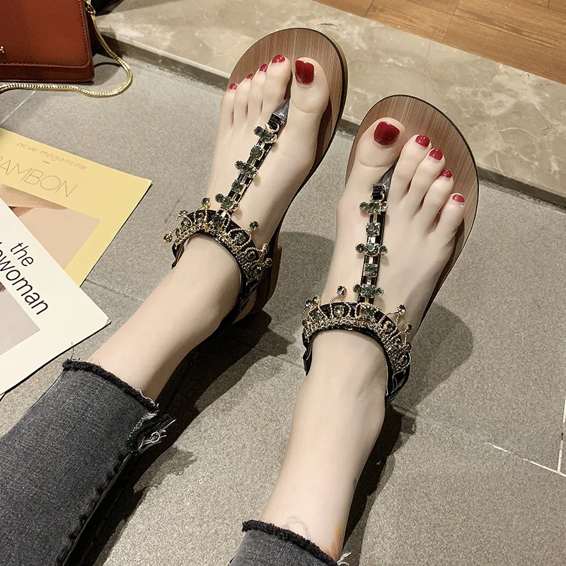 

Sandals Women's 2019 Summer Korean-style Split Toe Fashion Man-made Diamond Flat Foot Covering Anti-slip Beach Rome Sandals Wome