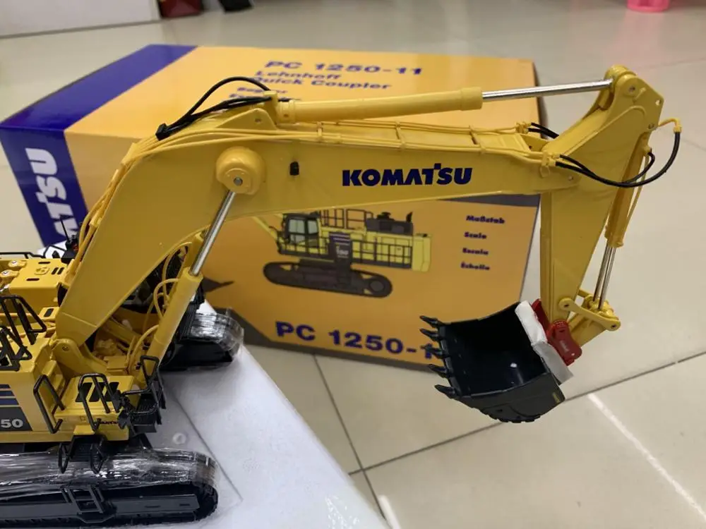 NZG 9992 Komatsu PC1250 11 экскаватор для демонтажа 1:50 Масштаб литья под давлением новая