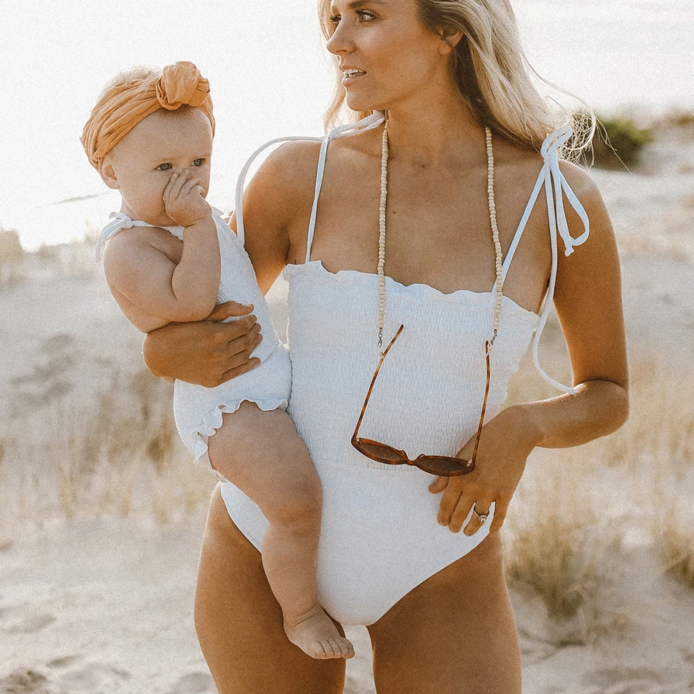 

Sexy Ruffle White Swimsuit Bodysuit 2020 New Push Up One Piece Bandage Halter Swimwear High Cut Bikini Bathing Suits Monokini