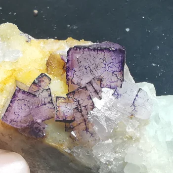 

92.9gNatural rare purple fluorite mineral specimen stone and CRYSTAL HEALING CRYSTAL QUARTZ GEM