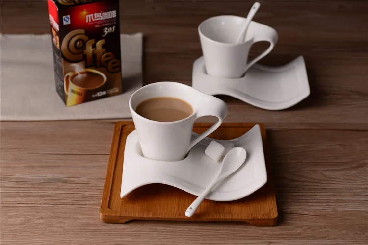 Tazzine caffè con piatto, colori assortiti Urano