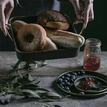 

Vintage Antique Round Metal Serving Tray Simple Retro Dish Iron Bread Dish Storage Tray Dinner Plates Home Kitchen Tableware