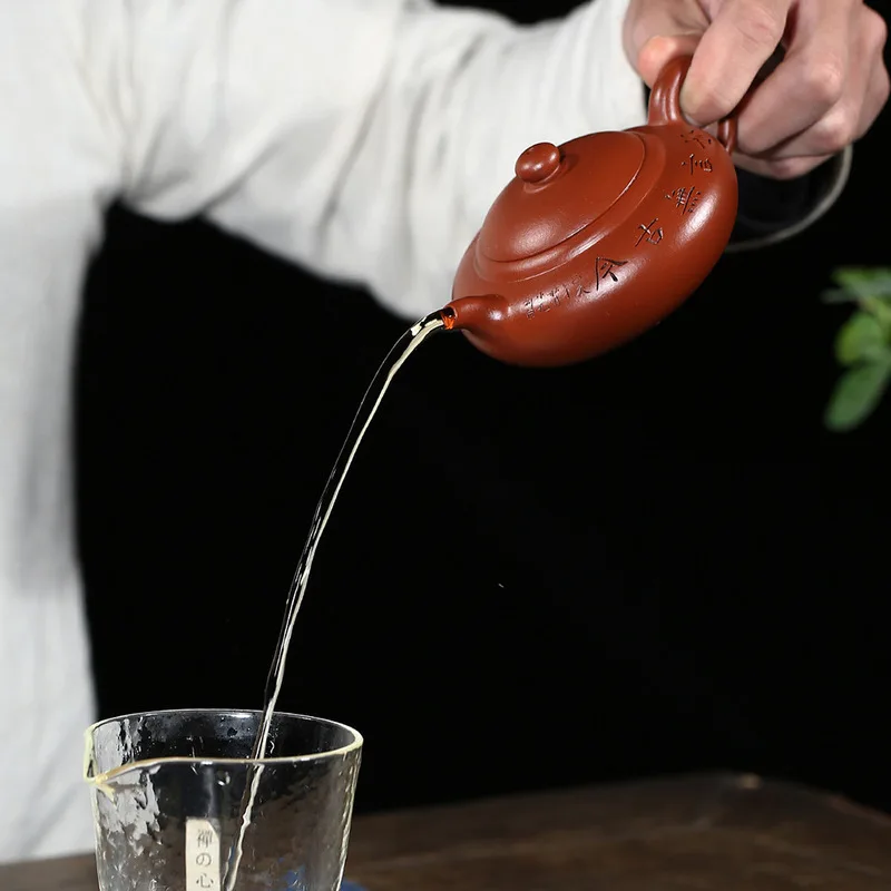 

clay teapot expert hand-made flat ancient teapot raw ore old vermilion 190cc Kung Fu purple sand teapot and tea set