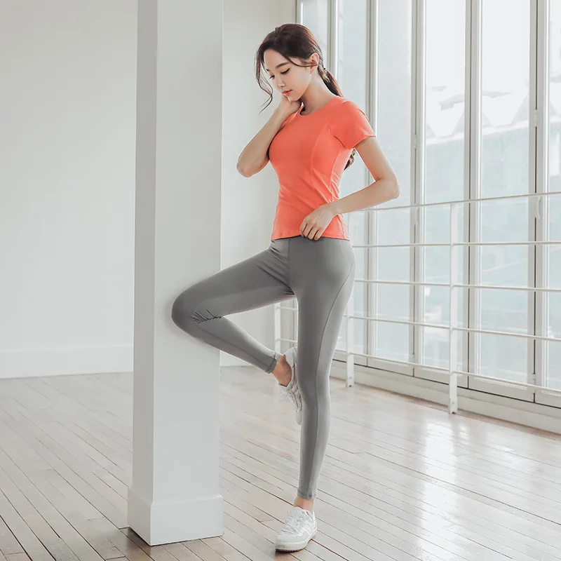 

The new yoga suit amazon hot style clothes. Lady running fitness speed dry clothing