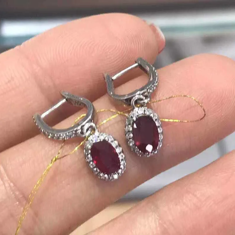 

Женские серьги из серебра 925 пробы с натуральным голубьим Рубином