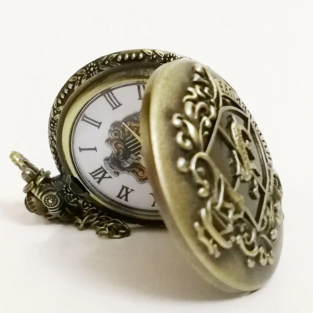 Fashion HP Hufflepuff Badger Hogwarts School Color Dial Quartz Pocket Watch Analog Pendant Necklace Mens Womens Watches Chain