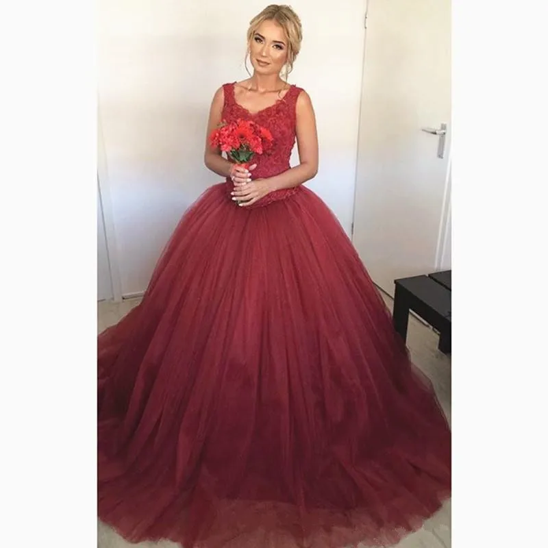 Lace Cap Sleeves V Neck Ball Gowns Prom Dress Burgundy Tulle Illusion Back with Button Evening dress prom Gowns Party Dresses