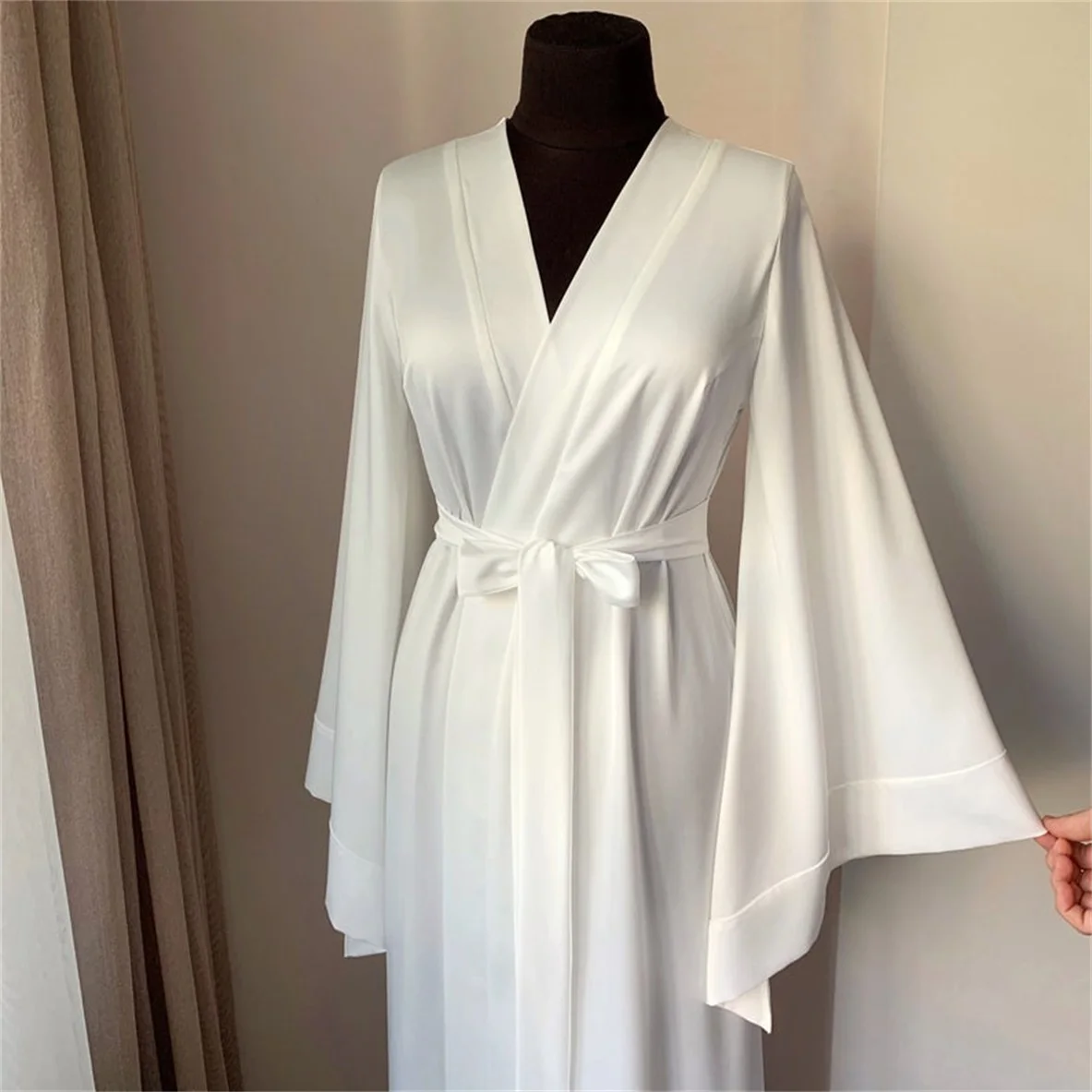 White Soft Silk Bridal Robe with Belt Long Sleeve Dressing Gown Wedding Bathrobes Women Boudoir Sleepwear Nightgowns