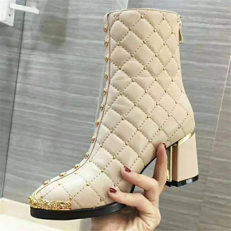 Женские ботинки на молнии; Botas; женская обувь до середины икры; chaussures femme; зимние женские ботинки с металлическим украшением; scarpe donna; высокий каблук