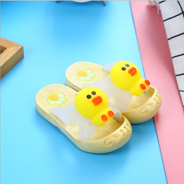 Yellow duck Детские тапочки; летние тапочки для мальчиков и девочек; милые тапочки для маленьких принцесс; детские домашние тапочки; нескользящие домашние тапочки - Цвет: Yellow duck