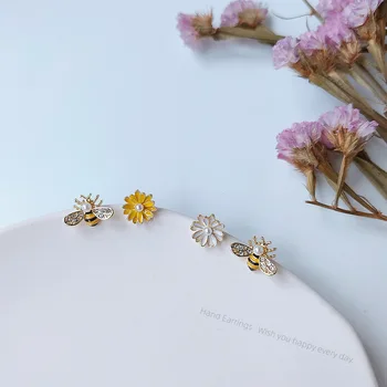 

925 Silver Flower and Bees Non-symmetrical AB-Small Fragrant Ear Stud Creative Ear Stud Stall-