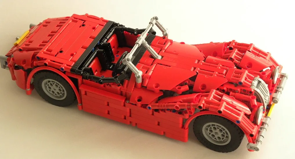 MOC 10690 Classic Jaguar Roadster by Martijnnab with 1286 pieces